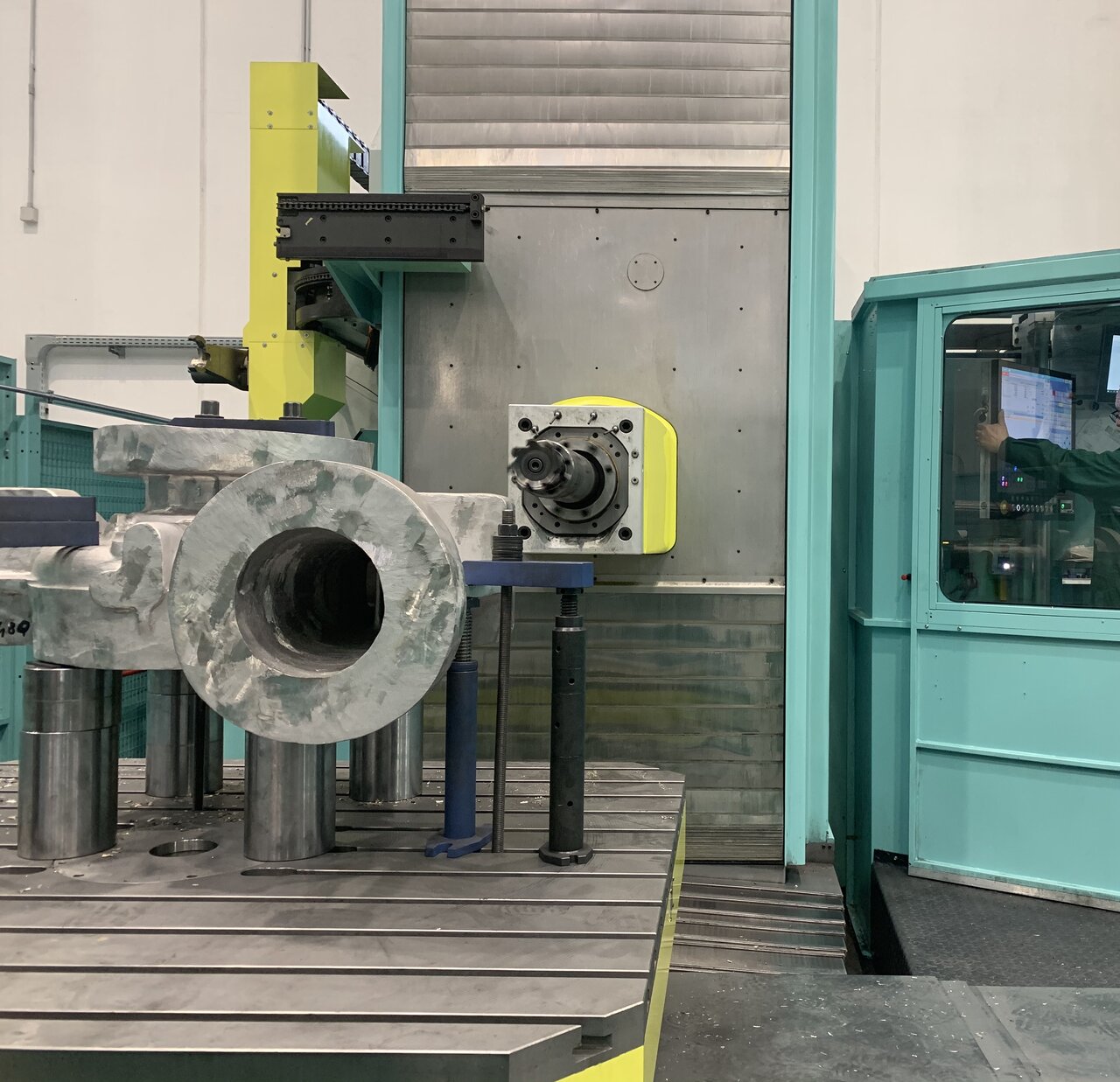 Alesatura di precisione di un grande foro cilindrico, Officine Mara