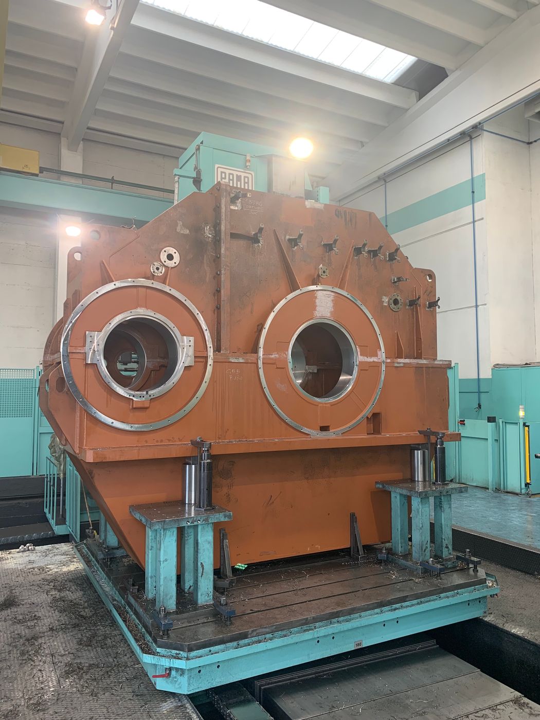 Alesatura di precisione di un grande foro cilindrico, Officine Mara