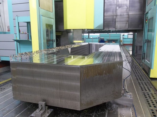 Fresatura CNC di un particolare meccanico di grandi dimensioni, Officine Mara